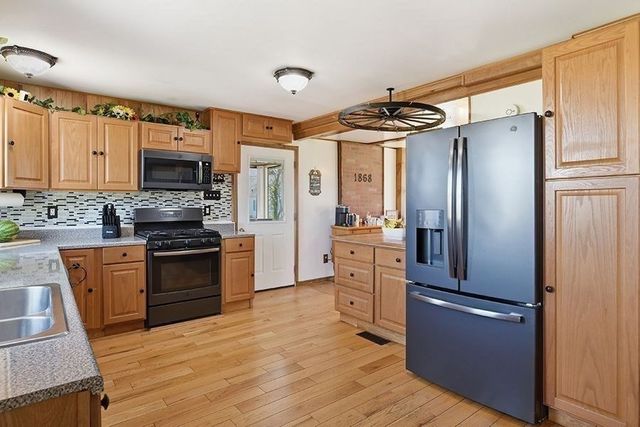20 S Maple Street, Westfield, MA 01085