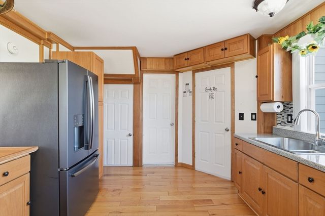 20 S Maple Street, Westfield, MA 01085
