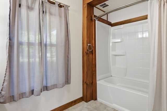 20 S Maple Street, Westfield, MA 01085
