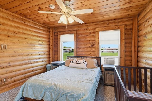 20 S Maple Street, Westfield, MA 01085