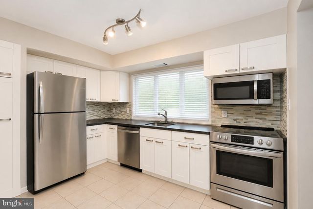 124 HAMLET DR, King Of Prussia, PA 19406
