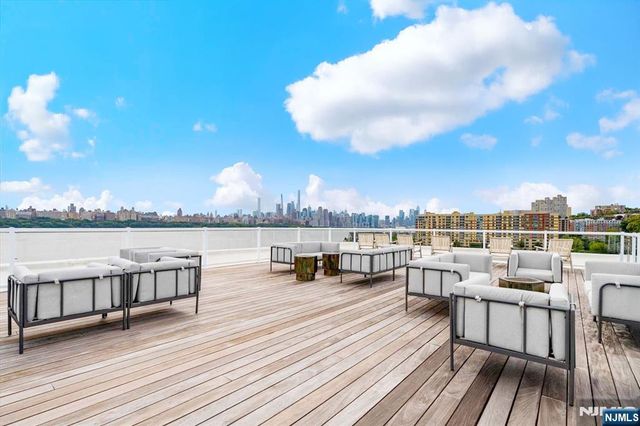 3 Somerset Lane 316, Edgewater, NJ 07020