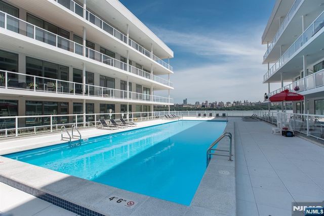 3 Somerset Lane 316, Edgewater, NJ 07020