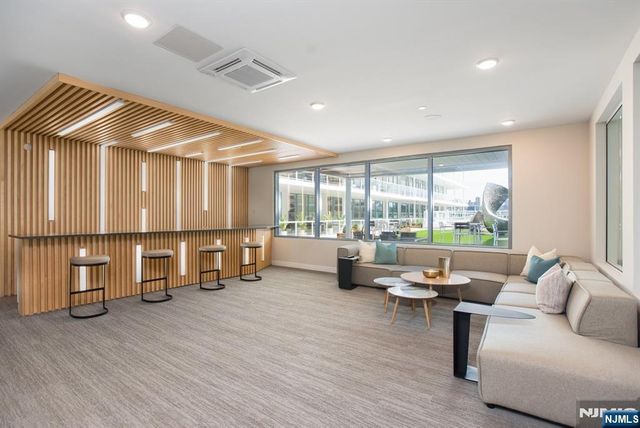 3 Somerset Lane 316, Edgewater, NJ 07020