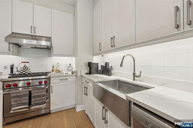 3 Somerset Lane 316, Edgewater, NJ 07020