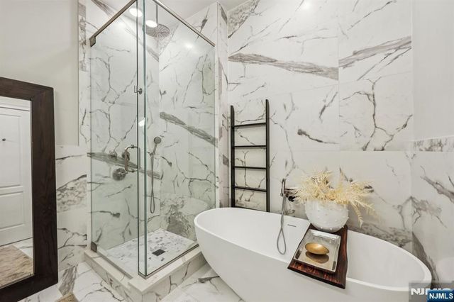 3 Somerset Lane 316, Edgewater, NJ 07020