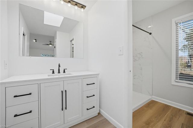 4 Flax Mill RD, Newport News, VA 23602