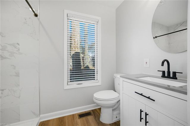 4 Flax Mill RD, Newport News, VA 23602