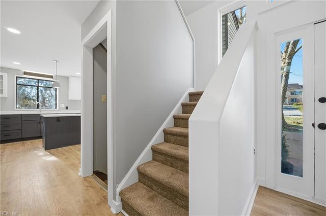 4 Flax Mill RD, Newport News, VA 23602