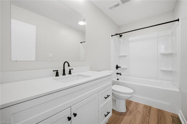 4 Flax Mill RD, Newport News, VA 23602