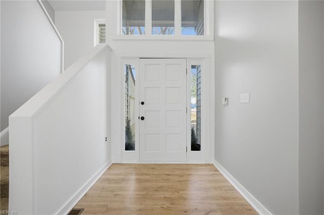 4 Flax Mill RD, Newport News, VA 23602