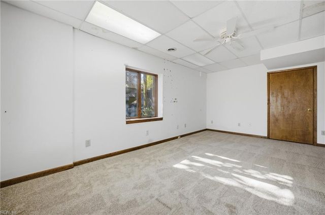 4 Flax Mill RD, Newport News, VA 23602