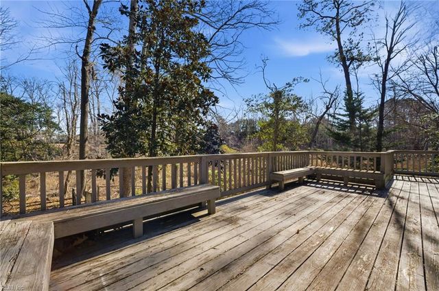 4 Flax Mill RD, Newport News, VA 23602