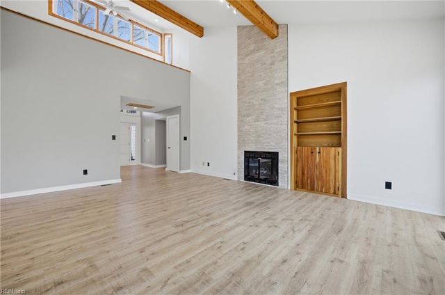 4 Flax Mill RD, Newport News, VA 23602