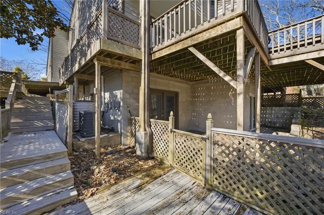 4 Flax Mill RD, Newport News, VA 23602