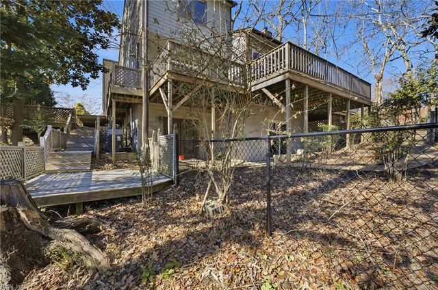 4 Flax Mill RD, Newport News, VA 23602