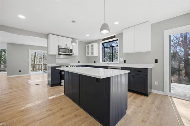 4 Flax Mill RD, Newport News, VA 23602