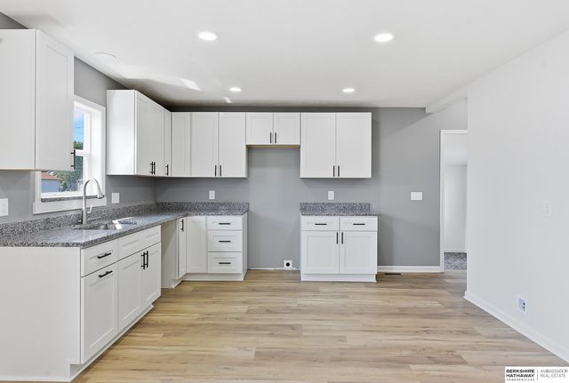 1904 Avenue B, Council Bluffs, IA 51501