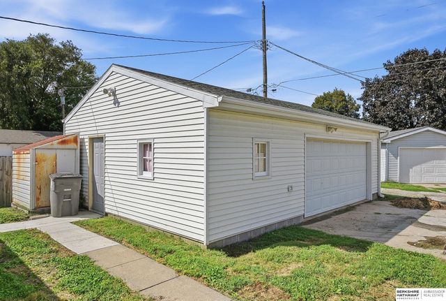 1904 Avenue B, Council Bluffs, IA 51501