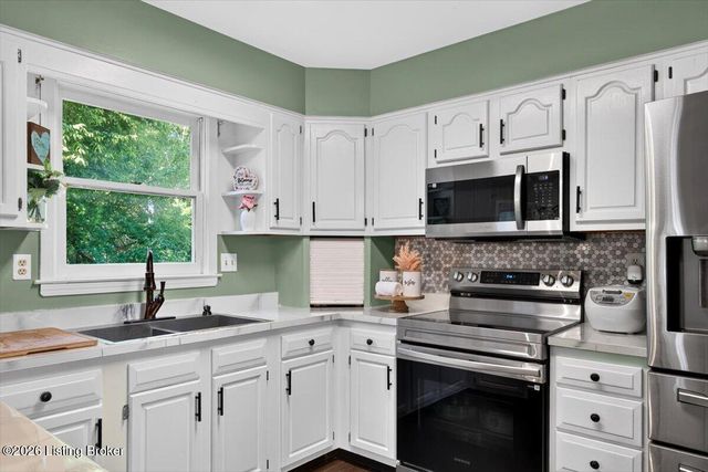 10418 Glenmary Farm Dr, Louisville, KY 40291
