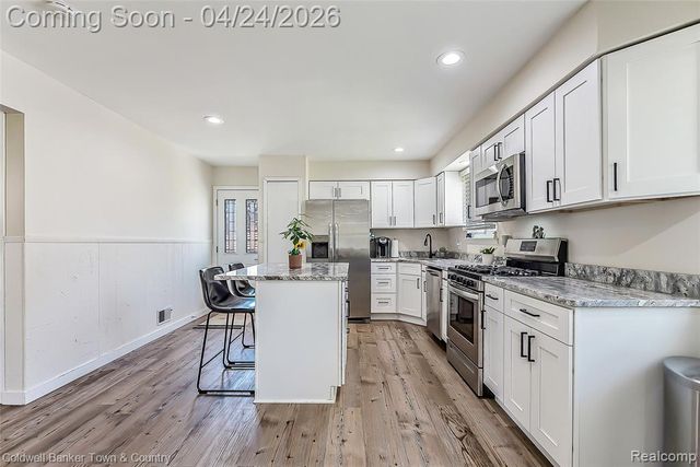 707 Glenwyth Road, Brighton, MI 48116