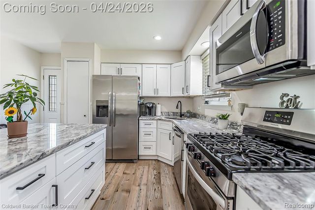 707 Glenwyth Road, Brighton, MI 48116
