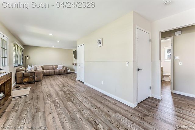 707 Glenwyth Road, Brighton, MI 48116
