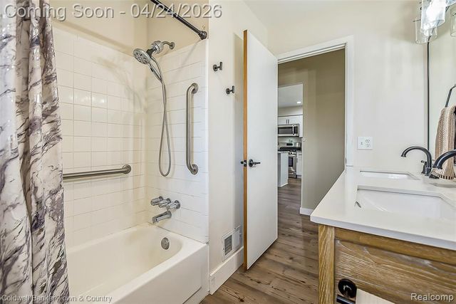 707 Glenwyth Road, Brighton, MI 48116