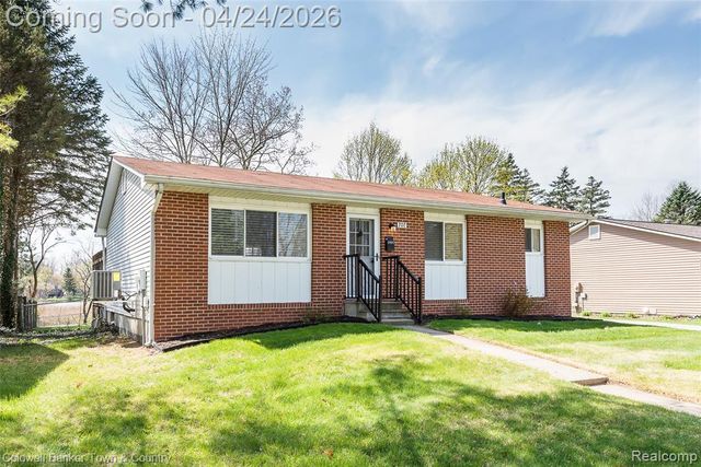 707 Glenwyth Road, Brighton, MI 48116