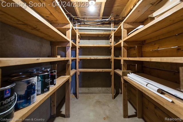 707 Glenwyth Road, Brighton, MI 48116