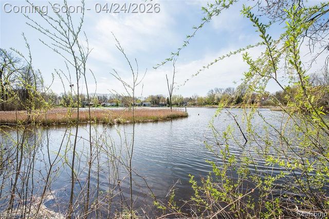 707 Glenwyth Road, Brighton, MI 48116