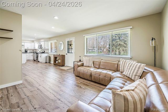 707 Glenwyth Road, Brighton, MI 48116
