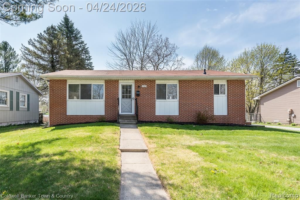 707 Glenwyth Road, Brighton, MI 48116