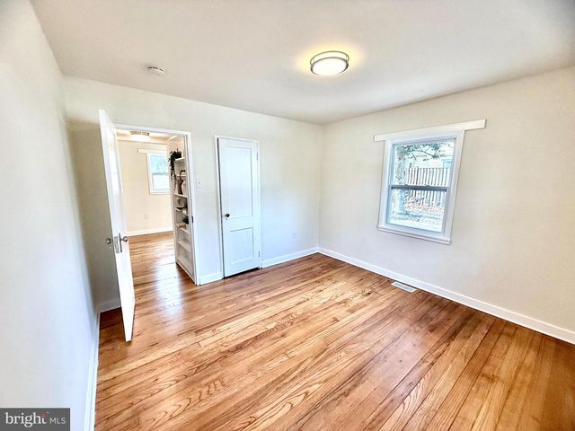 2415 FAIRHAVEN AVE, Alexandria, VA 22303