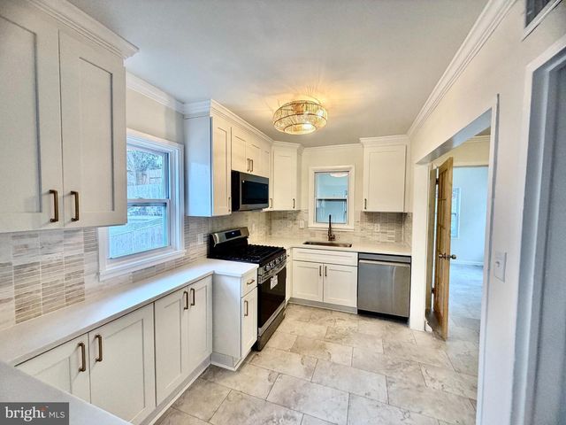 2415 FAIRHAVEN AVE, Alexandria, VA 22303