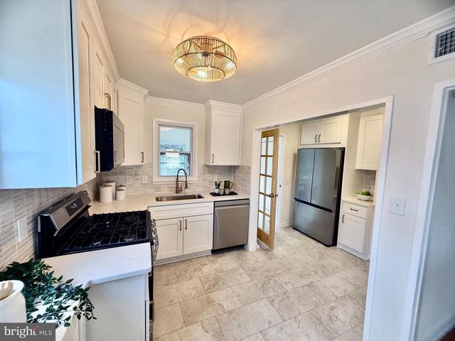 2415 FAIRHAVEN AVE, Alexandria, VA 22303