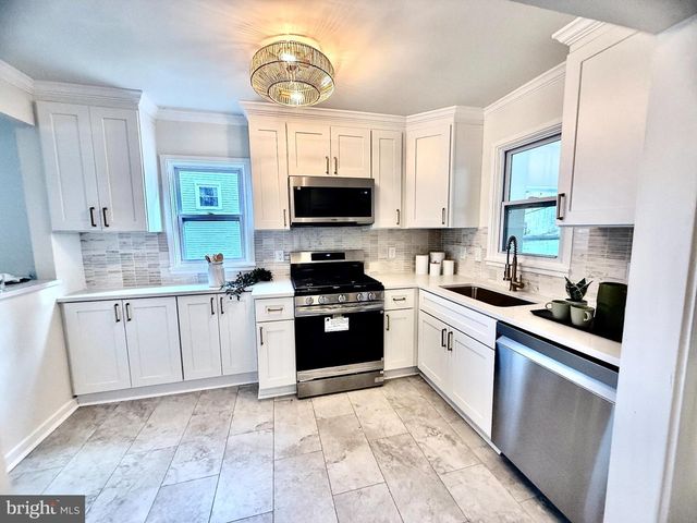 2415 FAIRHAVEN AVE, Alexandria, VA 22303