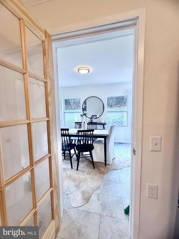 2415 FAIRHAVEN AVE, Alexandria, VA 22303