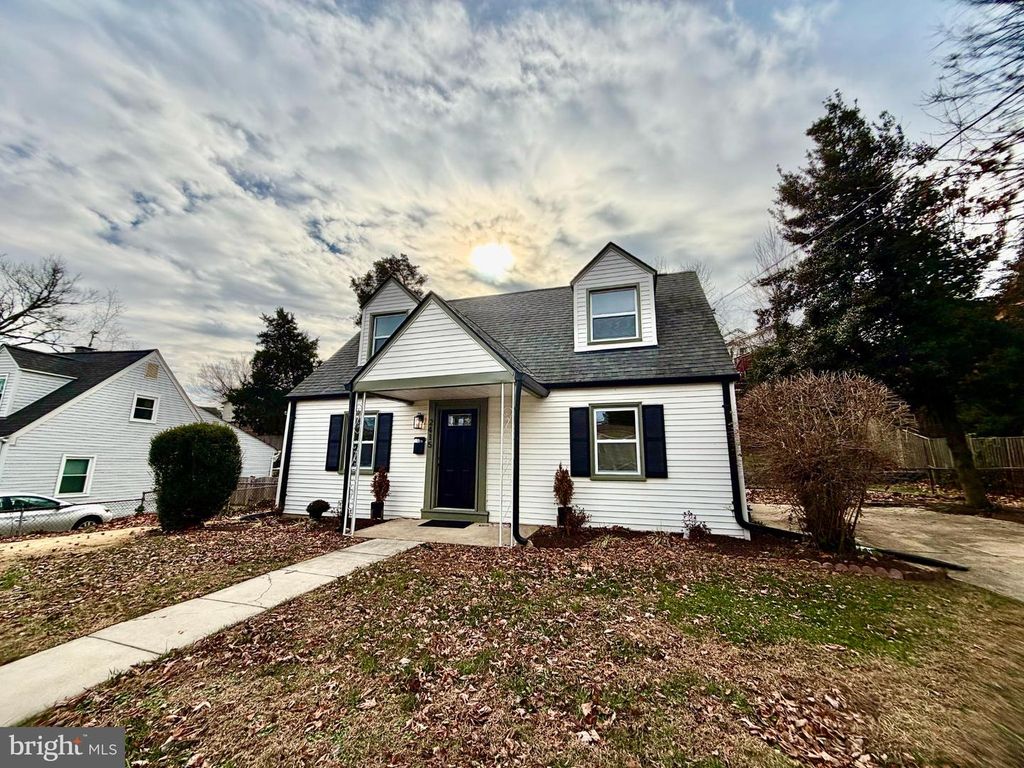 2415 FAIRHAVEN AVE, Alexandria, VA 22303