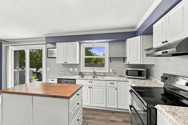1621 N BLOSSOM DRIVE, Appleton, WI 54914