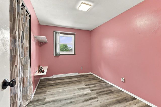 1621 N BLOSSOM DRIVE, Appleton, WI 54914