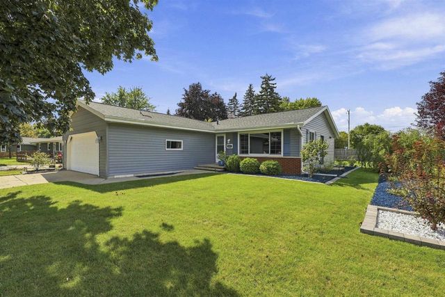 1621 N BLOSSOM DRIVE, Appleton, WI 54914