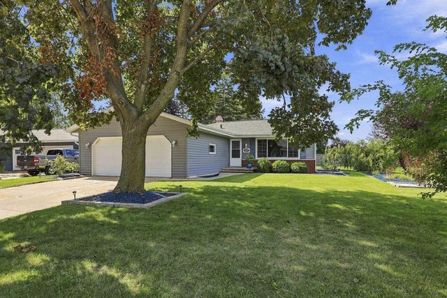 1621 N BLOSSOM DRIVE, Appleton, WI 54914