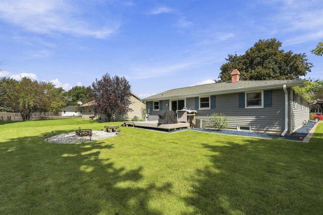 1621 N BLOSSOM DRIVE, Appleton, WI 54914