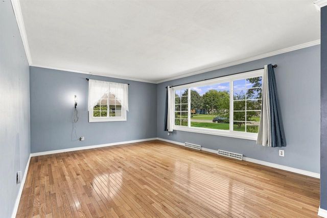 1621 N BLOSSOM DRIVE, Appleton, WI 54914