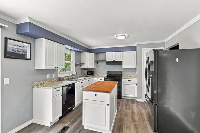 1621 N BLOSSOM DRIVE, Appleton, WI 54914