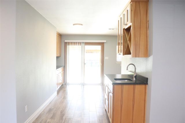 606 Mildred ST, Burnet, TX 78611