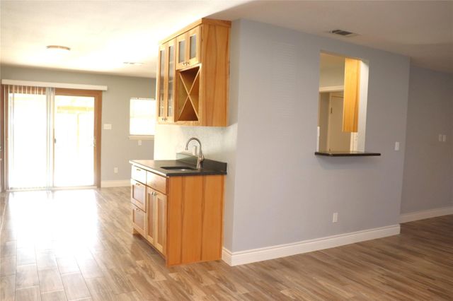 606 Mildred ST, Burnet, TX 78611