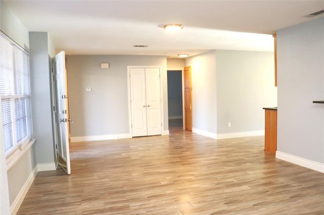 606 Mildred ST, Burnet, TX 78611