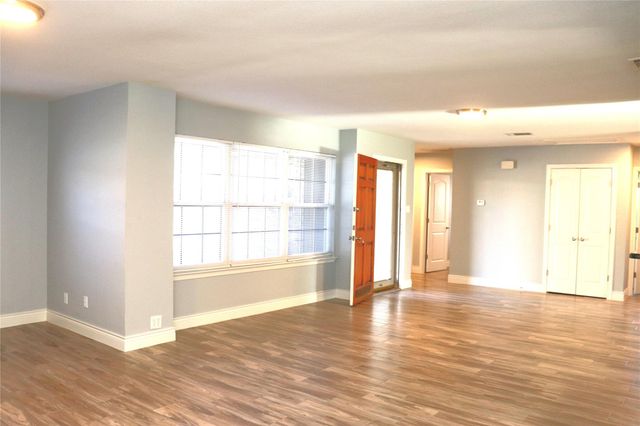 606 Mildred ST, Burnet, TX 78611